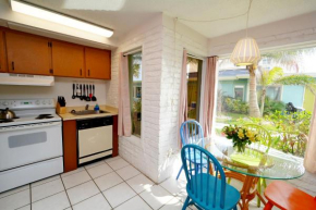 Unit 112 Courtyard Condo In Oceanfront Complex